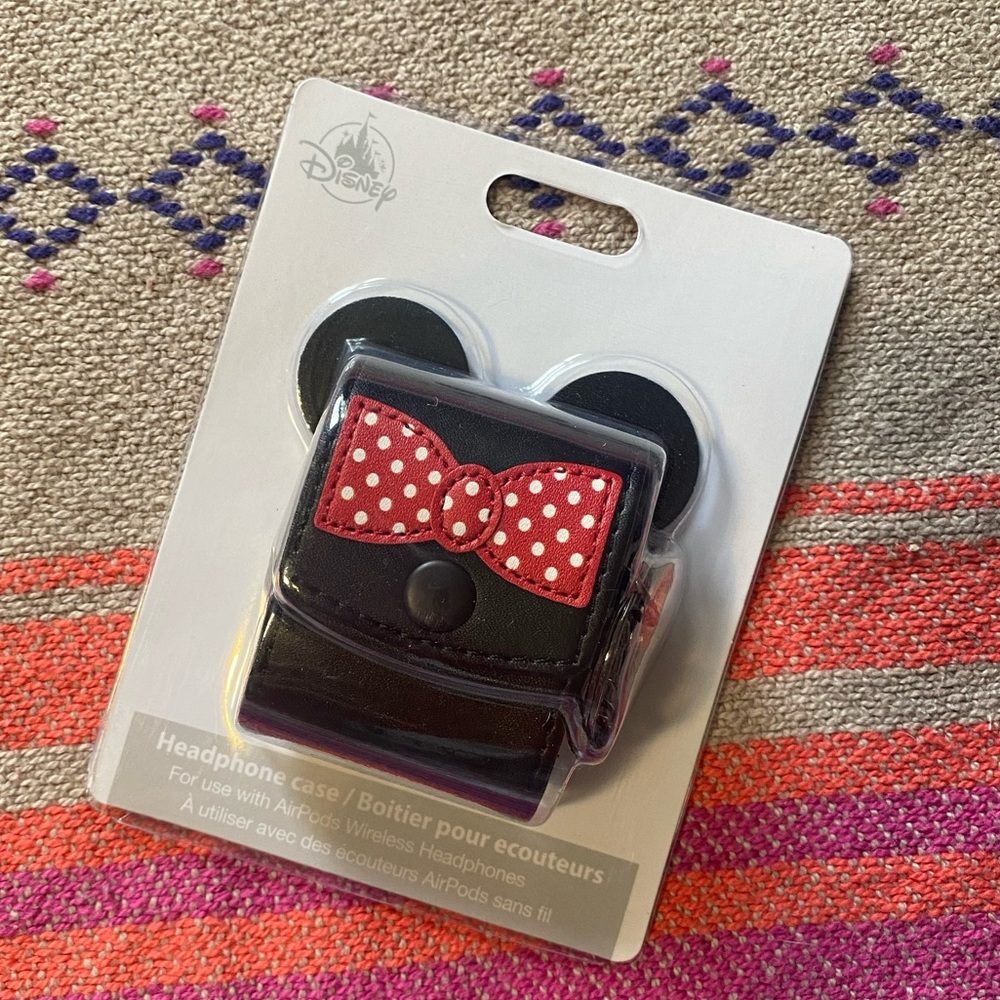 ❕NWT❕Minnie Mouse Headphone Case